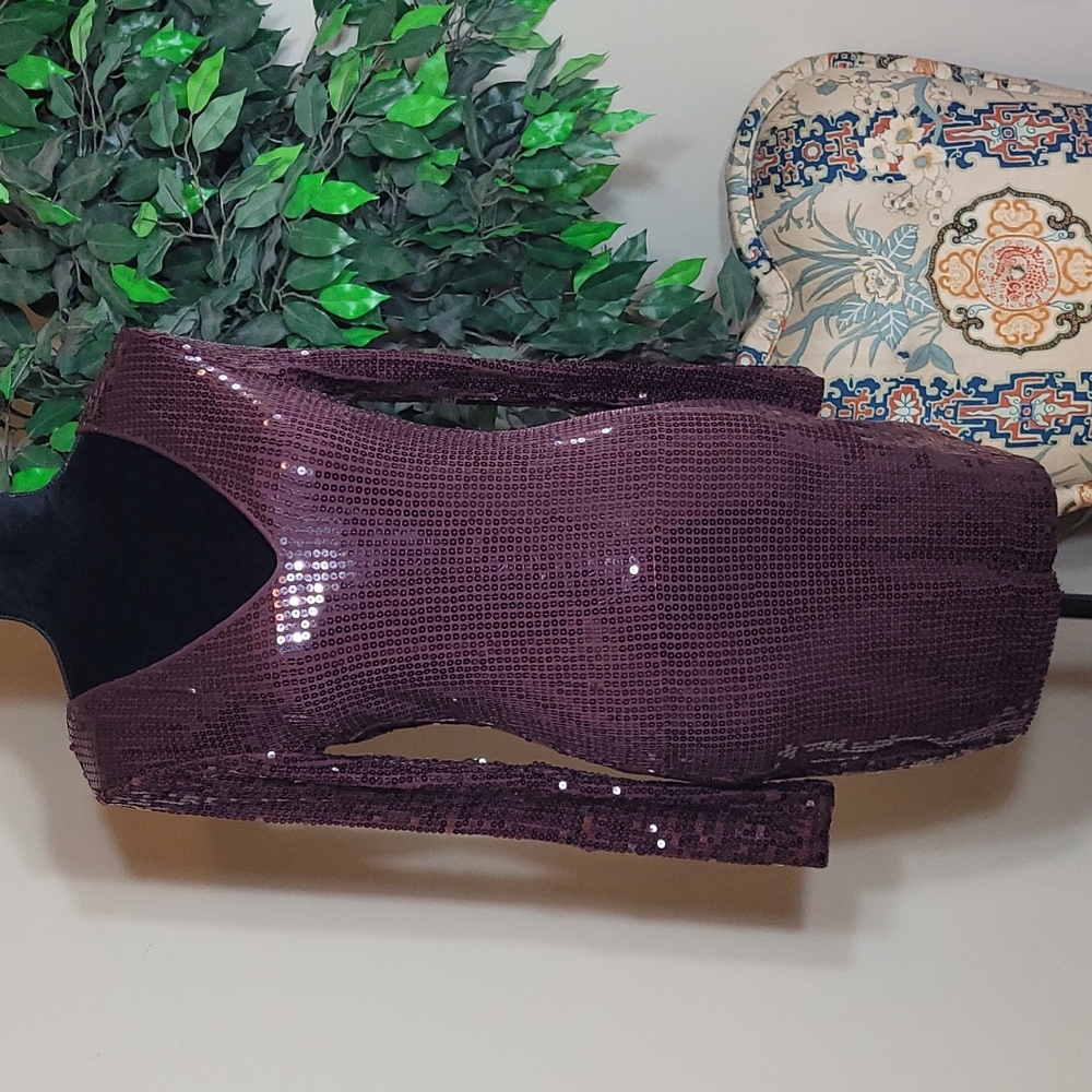Gorgeous sequin dress!